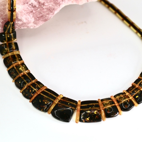 GENUINE GREEN BALTIC AMBER NECKLACE - Picture 5 of 7